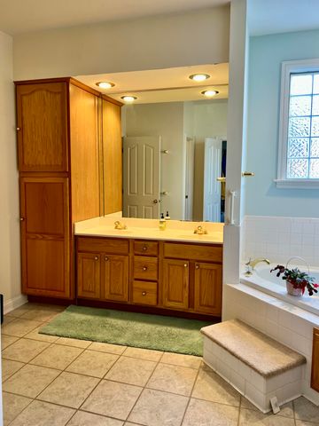 125 Casa Landa Way, Winchester, KY 40391