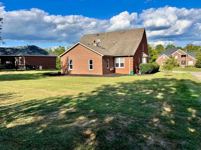 125 Casa Landa Way, Winchester, KY 40391