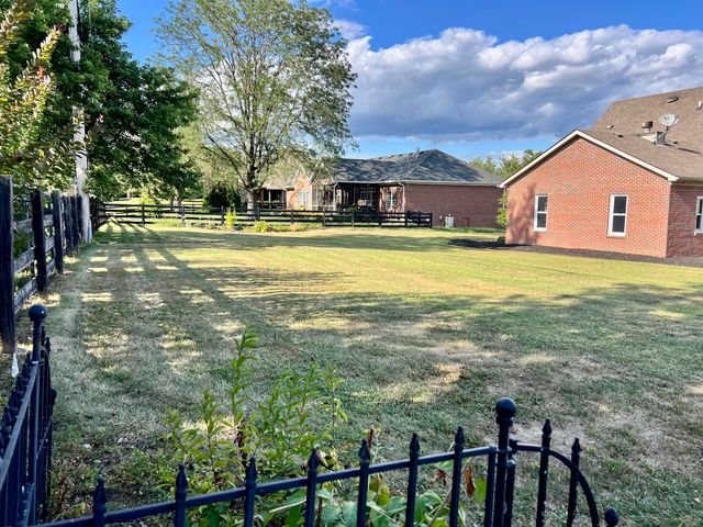 125 Casa Landa Way, Winchester, KY 40391