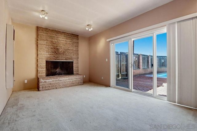 7402 Blix St., San Diego, CA 92111