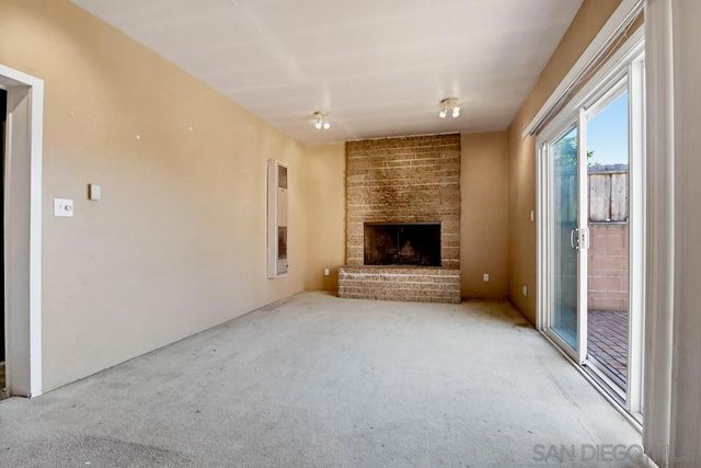 7402 Blix St., San Diego, CA 92111