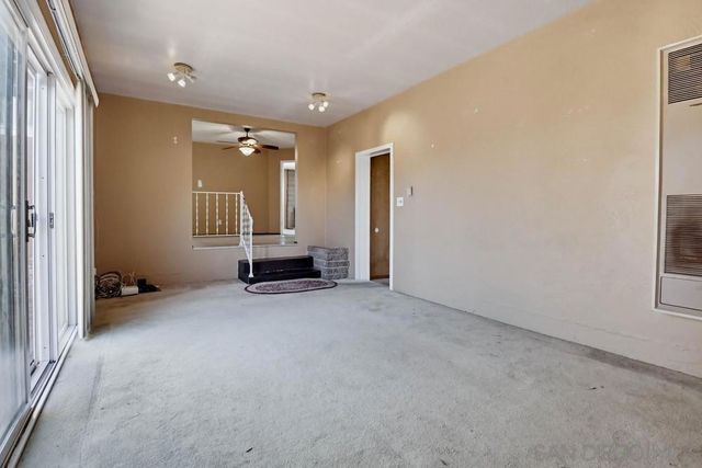 7402 Blix St., San Diego, CA 92111