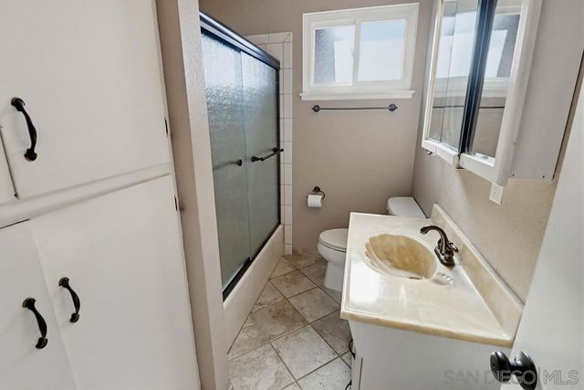 7402 Blix St., San Diego, CA 92111