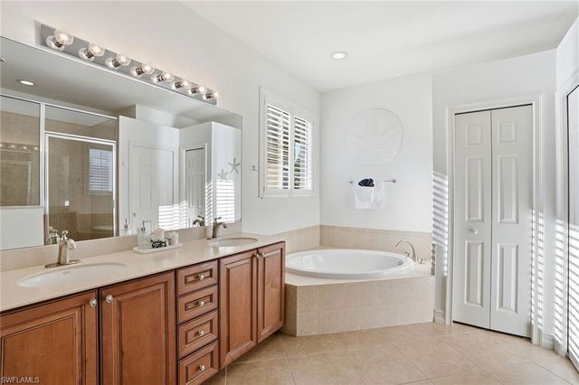 9340 Triana TER # 284, Fort Myers, FL 33912