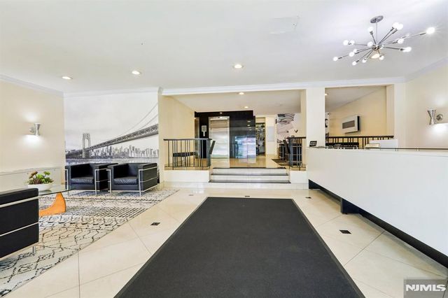 7100 JFK Blvd E 2L, Guttenberg, NJ 07093