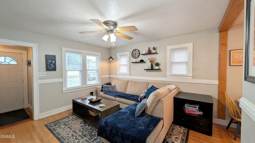 701 17th Street, Bismarck, ND 58501 photo 4