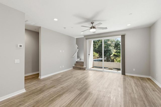 2601 Cranston 710, Escondido, CA 92025