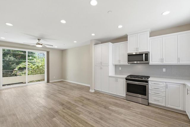 2601 Cranston 710, Escondido, CA 92025