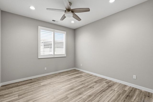 2601 Cranston 710, Escondido, CA 92025