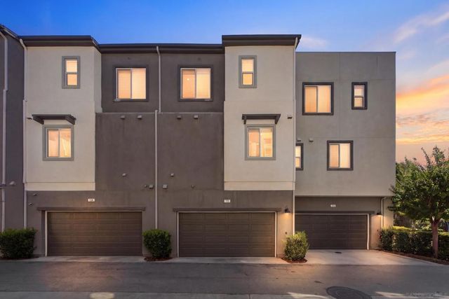 2601 Cranston 710, Escondido, CA 92025