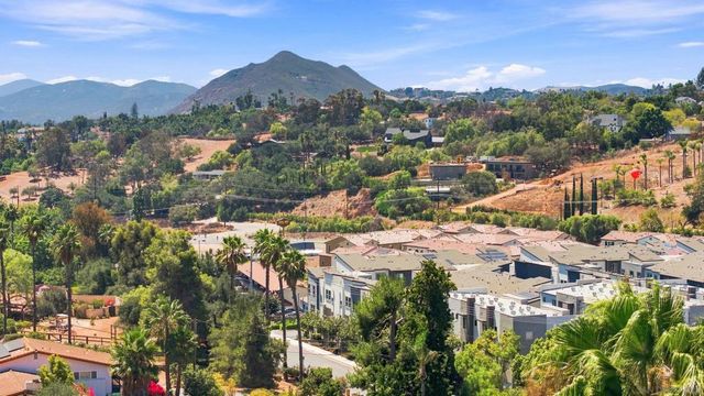 2601 Cranston 710, Escondido, CA 92025