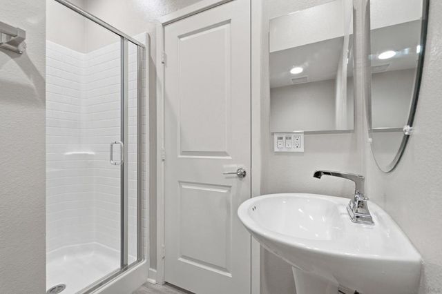 2601 Cranston 710, Escondido, CA 92025