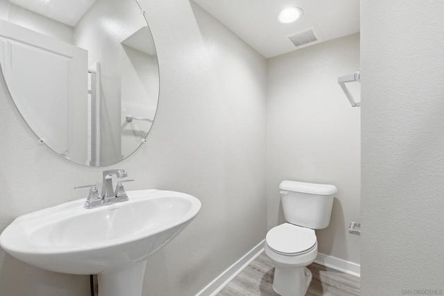 2601 Cranston 710, Escondido, CA 92025