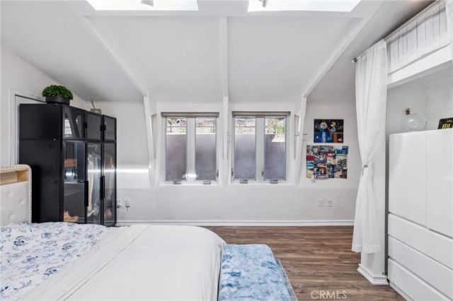 2041 N Beverly Glen Boulevard, Los Angeles, CA 90077