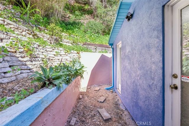 2041 N Beverly Glen Boulevard, Los Angeles, CA 90077