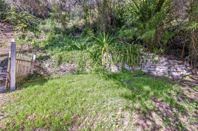 2041 N Beverly Glen Boulevard, Los Angeles, CA 90077
