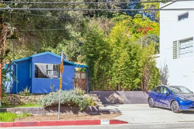 2041 N Beverly Glen Boulevard, Los Angeles, CA 90077