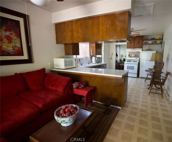 937 E 6th Street, Madera, CA 93638