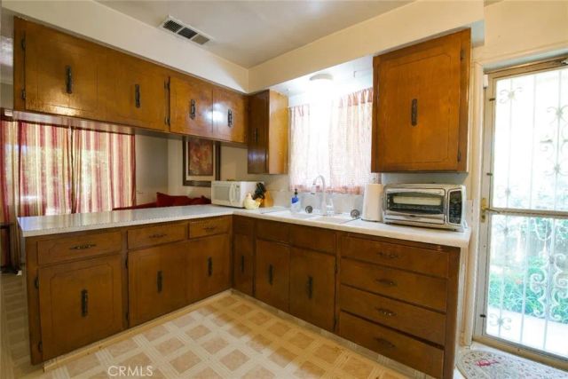 937 E 6th Street, Madera, CA 93638