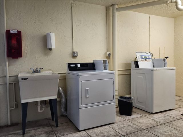 321 SE 3rd Street 302, Dania Beach, FL 33004