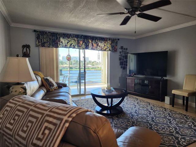 321 SE 3rd Street 302, Dania Beach, FL 33004