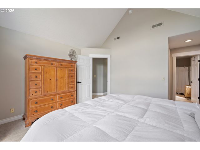 2420 IVY Ln, Kelso, WA 98626