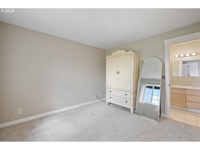 2420 IVY Ln, Kelso, WA 98626