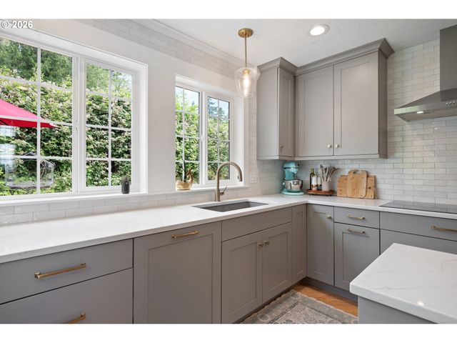 2420 IVY Ln, Kelso, WA 98626