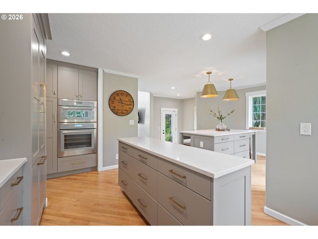 2420 IVY Ln, Kelso, WA 98626