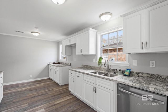 732 OAK FIELD Drive, Mobile, AL 36609