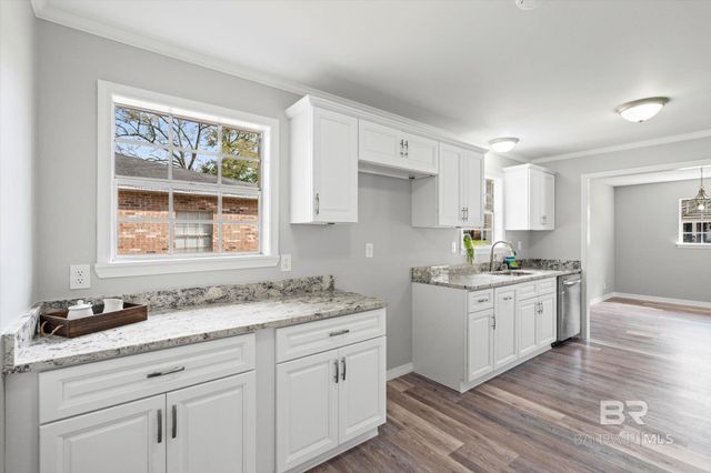 732 OAK FIELD Drive, Mobile, AL 36609