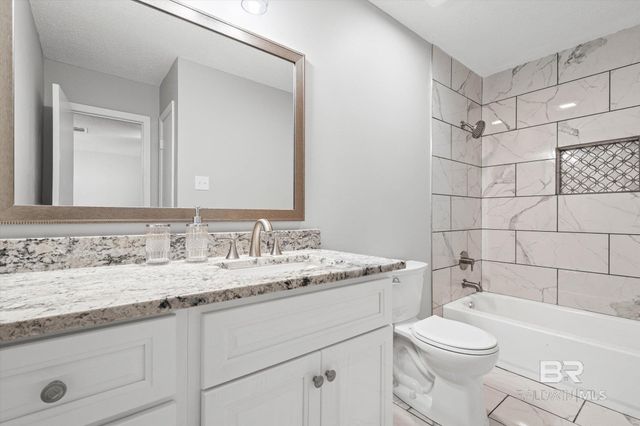 732 OAK FIELD Drive, Mobile, AL 36609