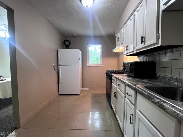 3502 Ivanhoe Drive, Kent, OH 44240