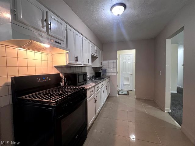 3502 Ivanhoe Drive, Kent, OH 44240