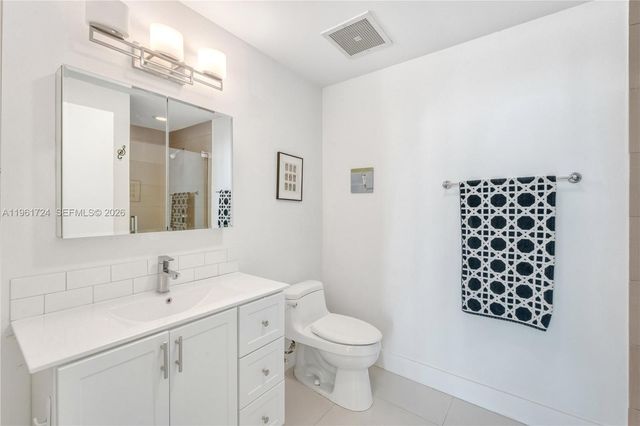 3470 E Coast Ave H1514, Miami, FL 33137