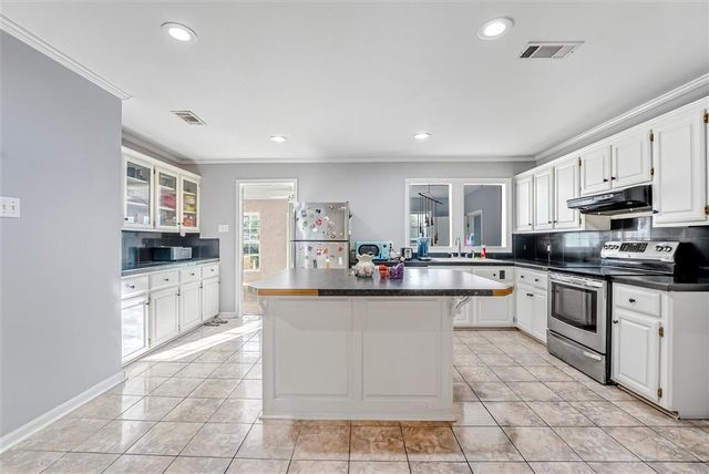 3709 Ernest Street, Lake Charles, LA 70605