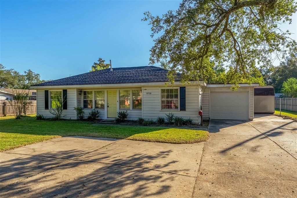3709 Ernest Street, Lake Charles, LA 70605
