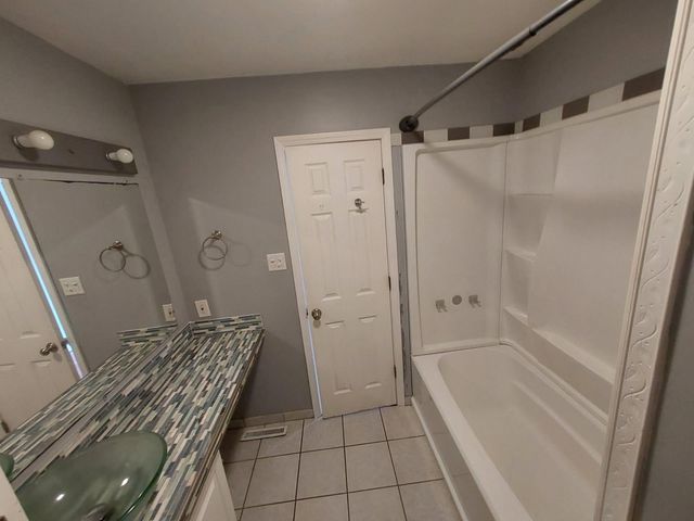 4806 Lynn Lane, Valparaiso, IN 46383