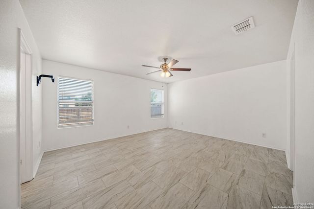320 LONESTAR GAIT, Schertz, TX 78154