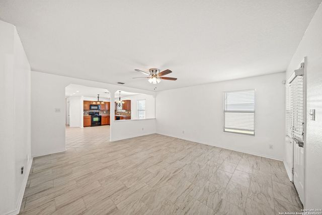 320 LONESTAR GAIT, Schertz, TX 78154