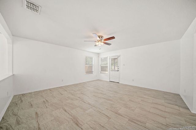 320 LONESTAR GAIT, Schertz, TX 78154