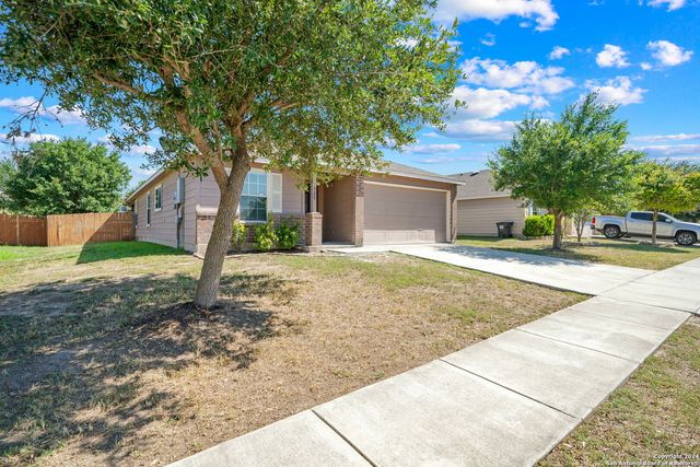 320 LONESTAR GAIT, Schertz, TX 78154