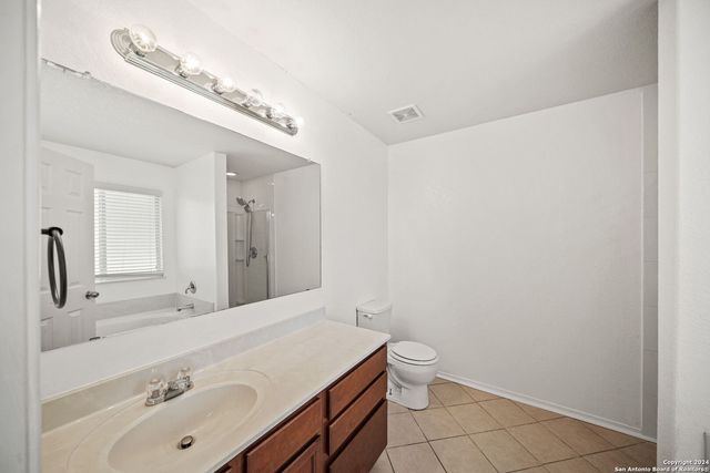 320 LONESTAR GAIT, Schertz, TX 78154