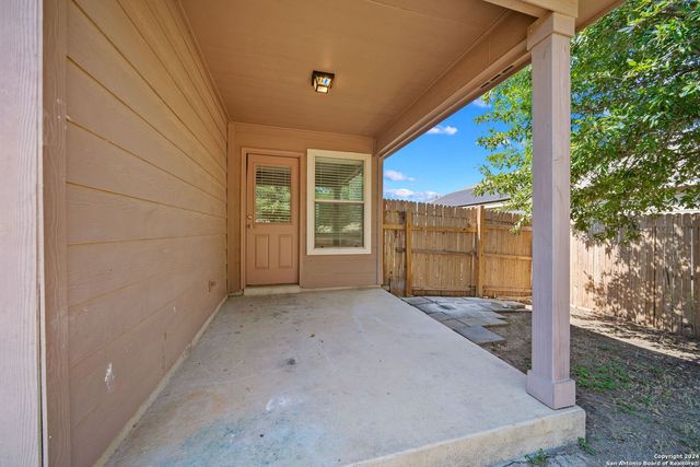 320 LONESTAR GAIT, Schertz, TX 78154