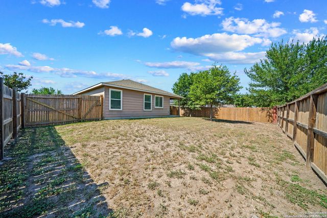 320 LONESTAR GAIT, Schertz, TX 78154
