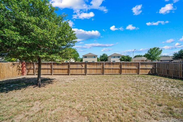320 LONESTAR GAIT, Schertz, TX 78154