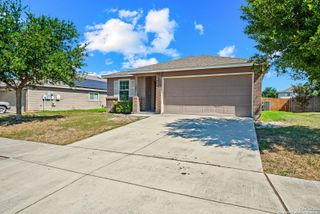 320 LONESTAR GAIT, Schertz, TX 78154