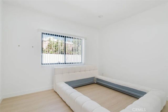7746 Shadyspring Place, Burbank, CA 91504