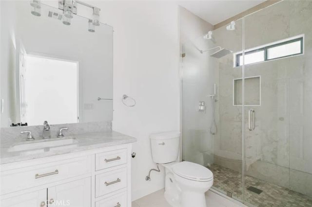 7746 Shadyspring Place, Burbank, CA 91504