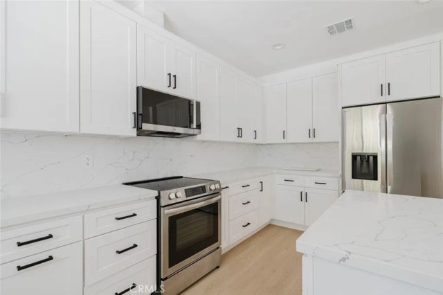 7746 Shadyspring Place, Burbank, CA 91504